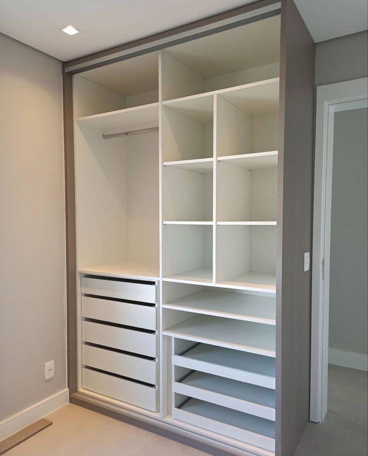 Closet Aberto com Sapateira Inclinada